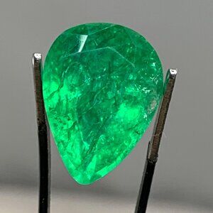 Elegant Green Teardrop emerald